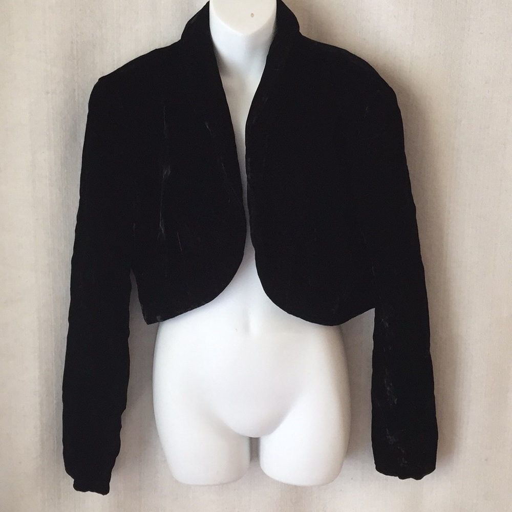 Victor Costa Boutique black velvet cropped jacket